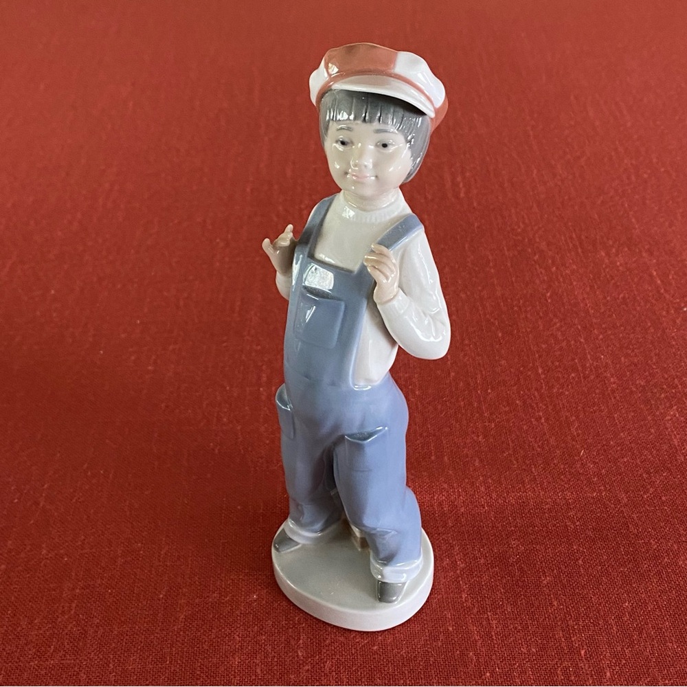 Lladro Daisa Boy From Madrid 8.5” Porcelain Figurine w/ Overalls Accordian #4898